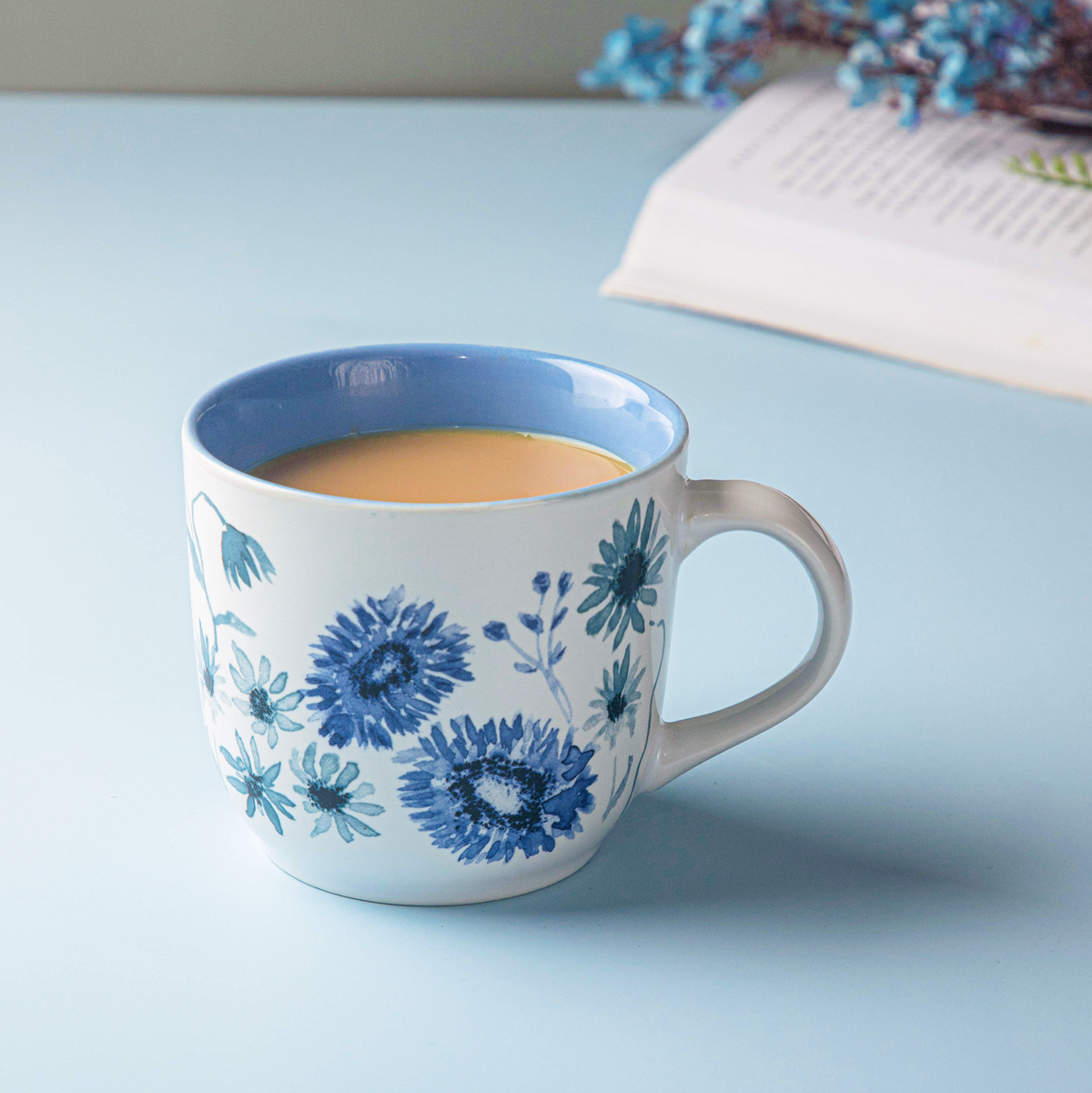 Classic Floral Bi-Color Mug