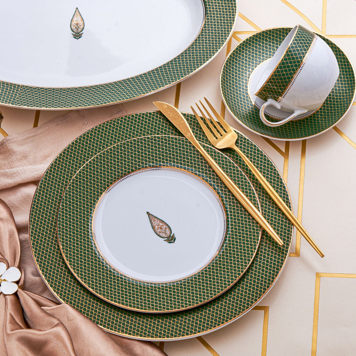 Eastern Jade Dinner Set