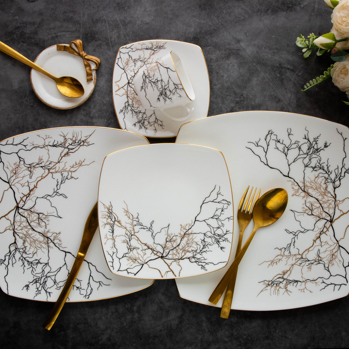 Delta Dinner Set