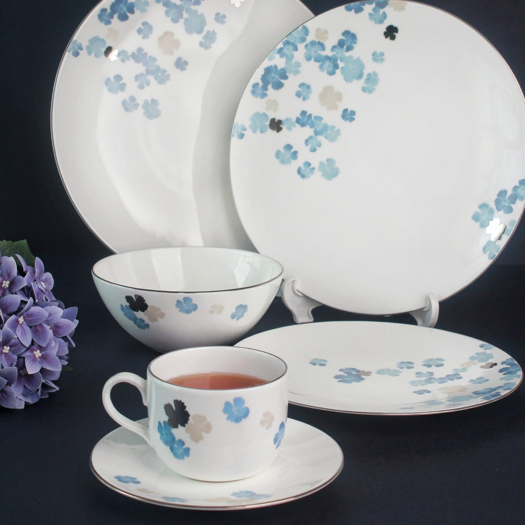 Water Blossoms Dinner Set